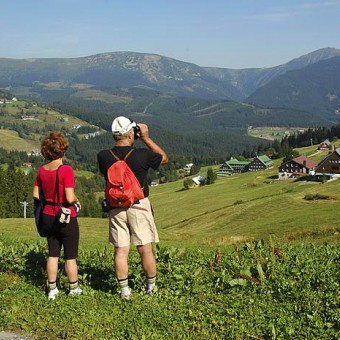908143-turisté.jpg
